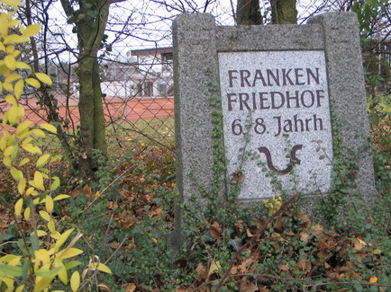 Erinnerungsstein hinter dem Vereinsheim des Turnverein 1846 Erbenheim e.V., Am B�rgerhaus 4